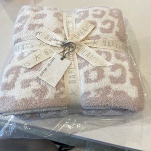 BAREFOOT DREAMS in the wild throw